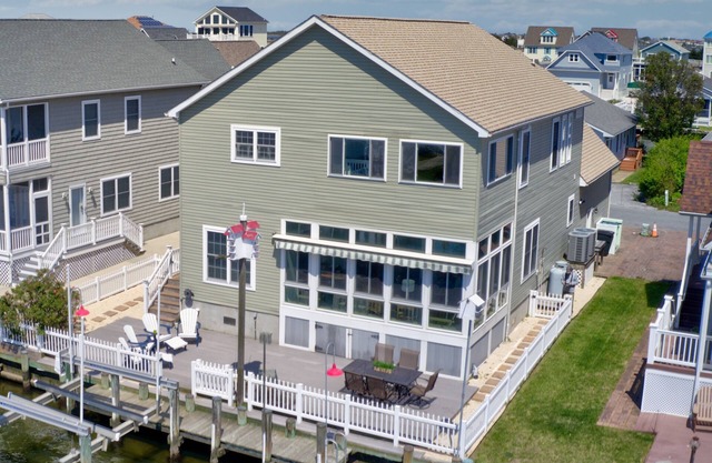 Waterfront w/Multiple Masters Great for Family Gatherings Golf Outings, Getaways