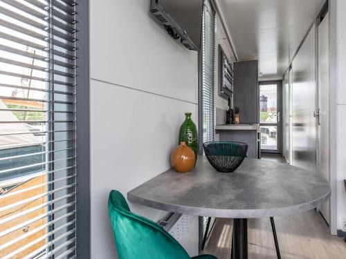 Waterlodge in Kamperland by Veerse Meer, cleaning included