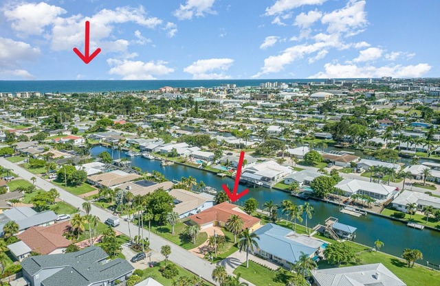 Waters Edge Retreat - 3b/2b Private Home on Water with Dock