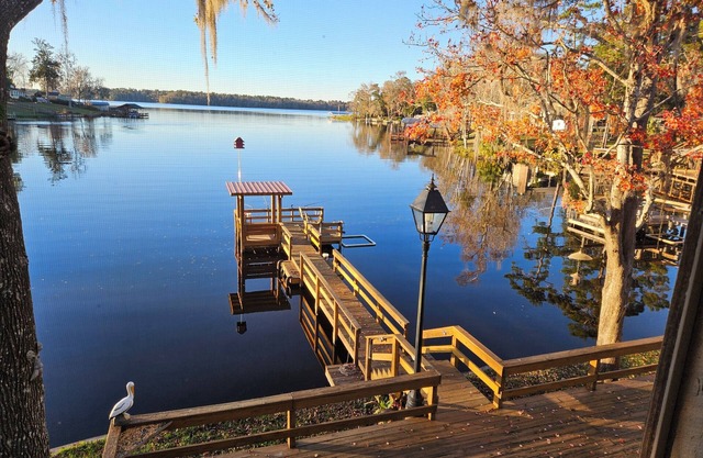 WatersEdge - Spacious 4-Bedroom 2-Bath Home on Lake Talquin Near Tallahassee