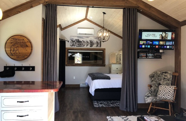 Waynesville Horse Farm Converted Hay Loft - Horses Below!