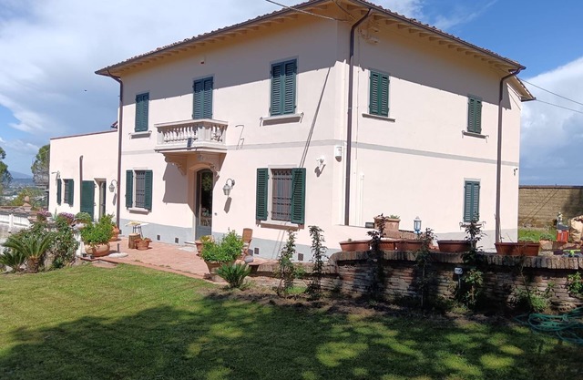 We are waiting for you in the heart of Tuscany for a pleasant stay.