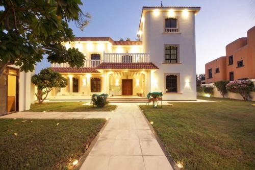 Wecation - 5BR Villa With Private Swimming Pool