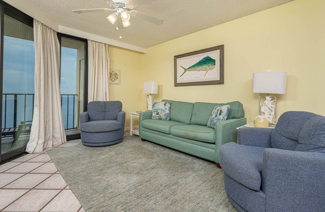 *WEEKLY SPECIALS!* Phoenix III - 12th Floor - 2 Bedroom