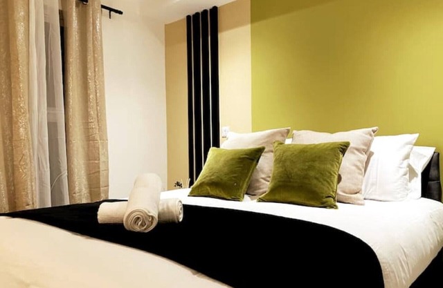 Weekly Stays Welcome | 1 Bed Duplex | Sleeps 3