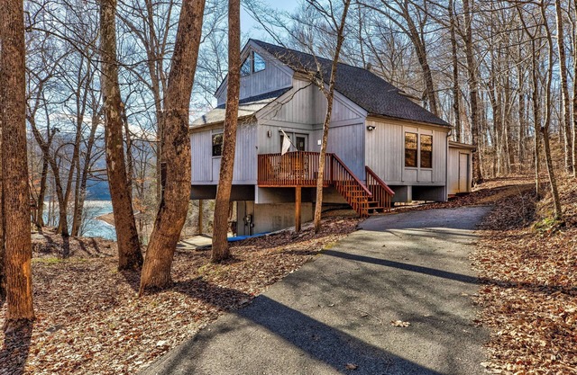 Weir At The Lake Charming 4 Bed/4 Bath House In Deerfield Dock, Deck & Hot Tub