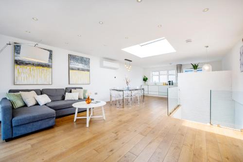 Welcome London - The Piazza