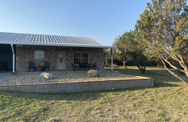 Welcome to DD's Country BnB-50acres-NR:Winery/Goodfellow,San Angelo,Pet Friendly