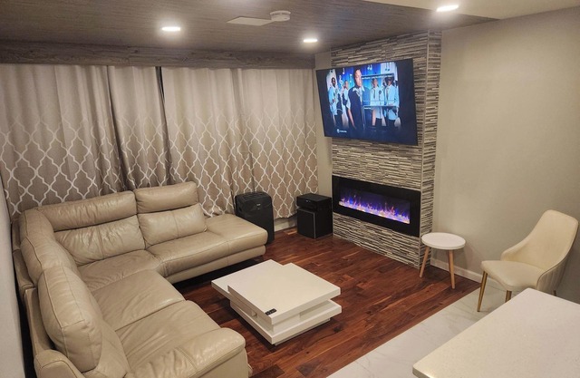 Welcome to our Executive Modern Family Haven in the North area of Edmonton.