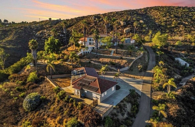 Welcome to San Diego’s Poway Paradise, your private oasis on Sycamore Canyon!
