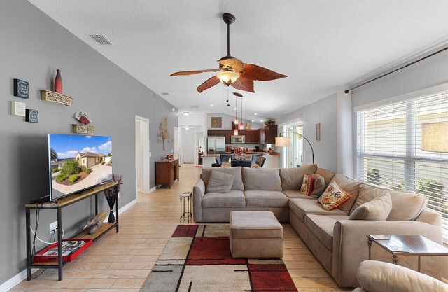 Welcome to Sunset Fairways Villa