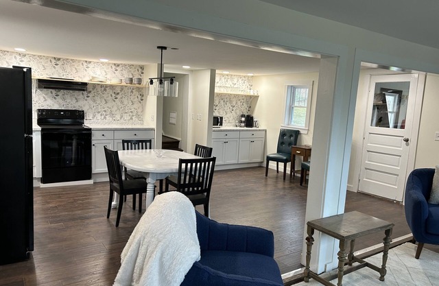 Welcome to the Acorn Cottage - centrally located in the North Country!