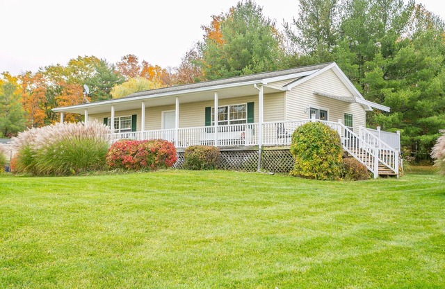 Welcome to the "Quay" Finger Lakes