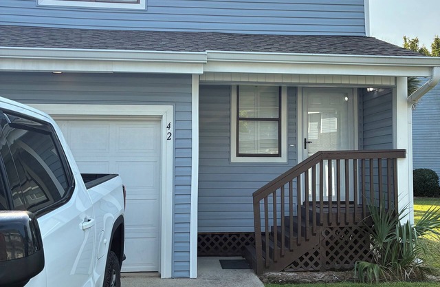 Welcoming 2-bedroom condo in Orange Beach. With pool and beach access