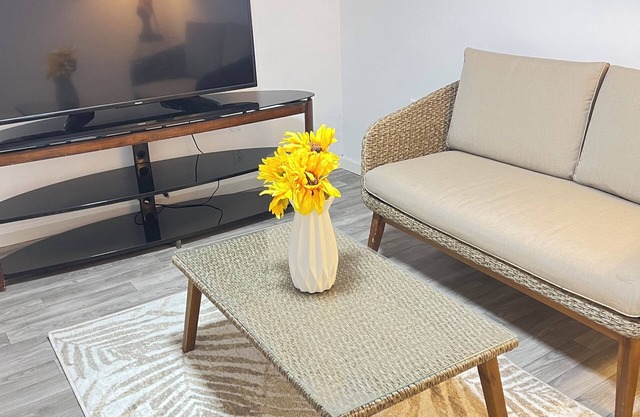 Welcoming 2-bedrooms cute house in Vestal.