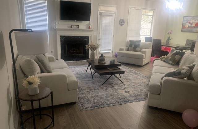 Welcoming Ranch in desire Woodstock VERY close to Roswell, GA