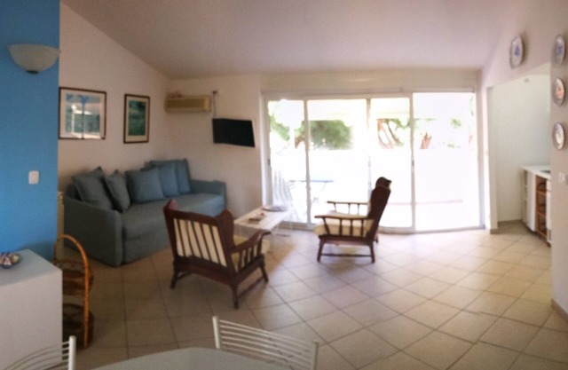 Well served apartment in strategic location