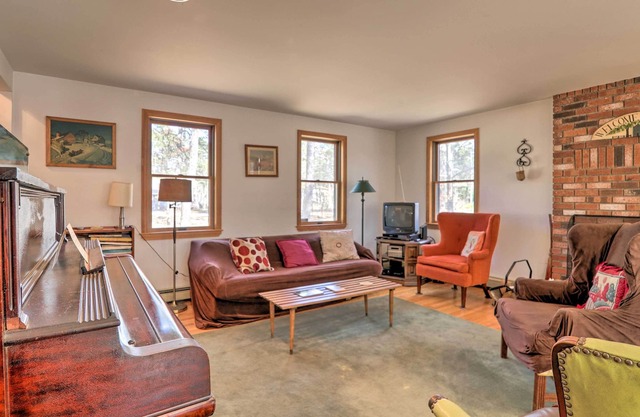 Wellfleet Villa w/ Deck 1 Mi to Trails & Coastline