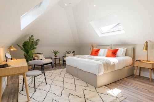 Wellington Place I Your Apartment