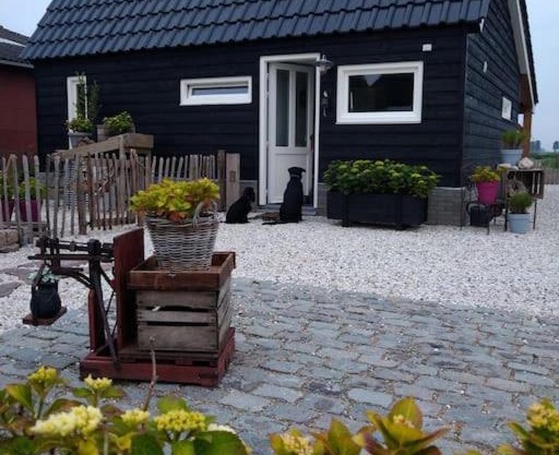 wellness chalet met jacuzzi, sauna, omheinde tuin,