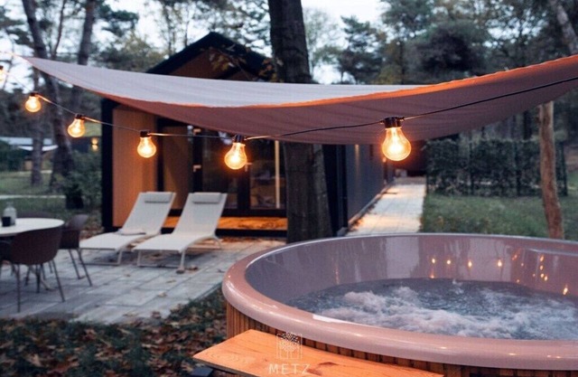 Wellness Lodge with Hottub Haarle