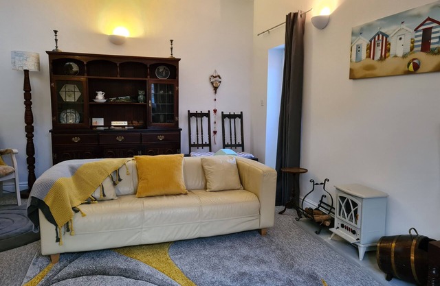 Wells-next-the-Sea. Quiet accommodation close to the Harbour and shops.