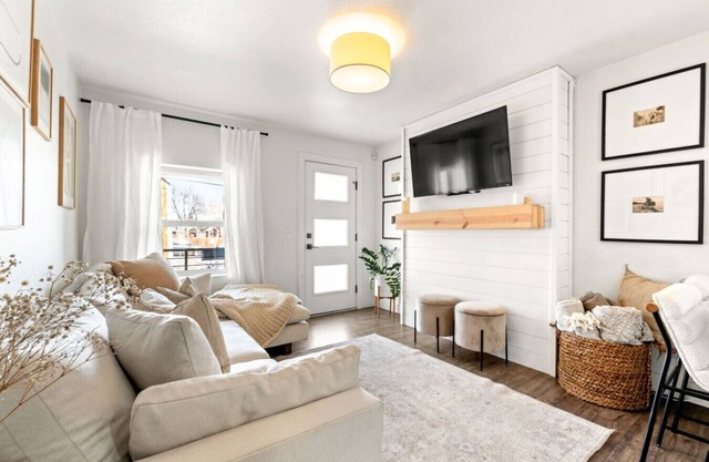 West Denver Radiance I Light & Bright 3BR retreat