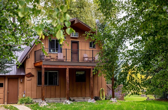 West Glacier Heart Rock River Retreat