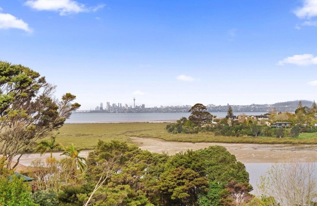 West Harbour Modern Loft Studio with Iconic Skyline