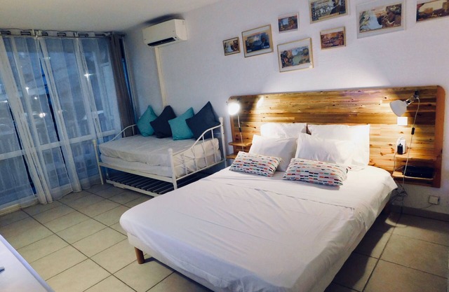 West-indies studio with direct access to the beach