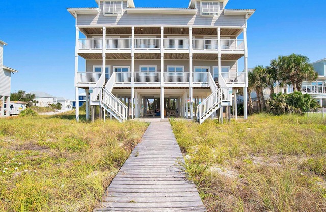 West of Eden | Luxe Gulf Front + Private Pool