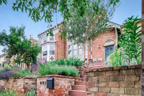 West Pearl Street Townhome