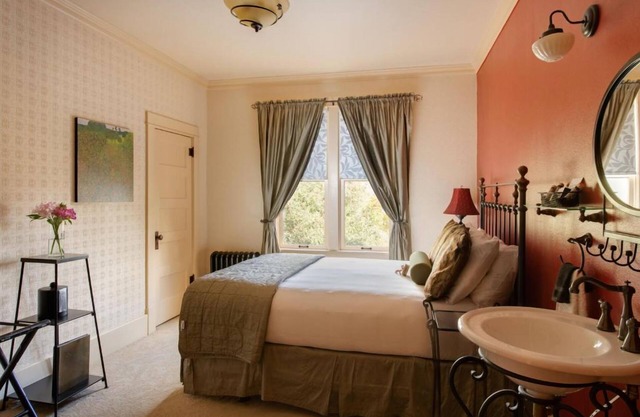 Western Charm Awaits in this Cozy Room w/Complimentary Breakfast