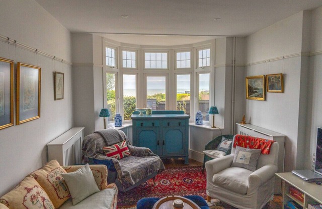 Westgate | Spectacular Sea Views | Log Burner | Sandy Beach 2 mins walk