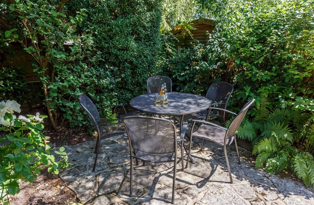 Westport Cottage, Wareham. Sleeps 5 & baby