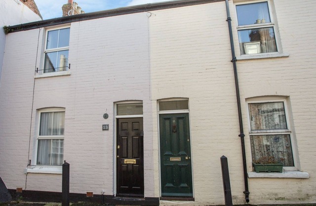 WEY COTTAGE, pet friendly, country holiday cottage in Weymouth