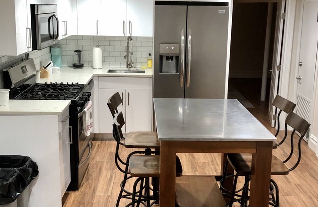 WFH space. Manhattan 20 min. Luxe. Smart home