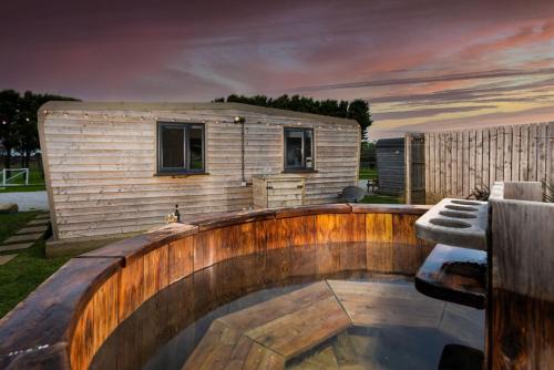Wheal Rose - Hot Tub - Parking - Free WiFi - On-Site Activities