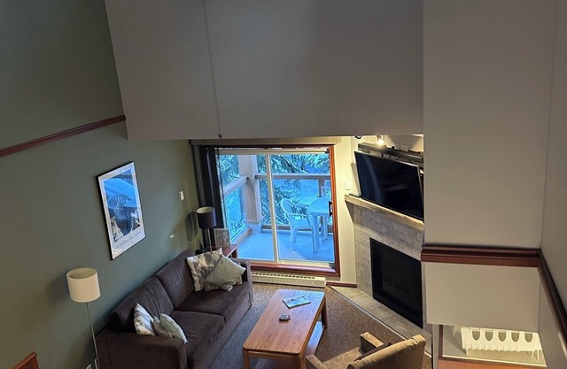 Whistler Village Glaciers Reach 2 Bedroom Private Hot