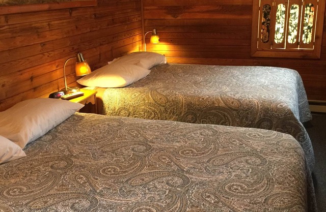 Whistling Swan Motel