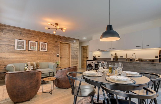 White Pearl A02 - Alpes Travel - Chamonix - Sleeps 4