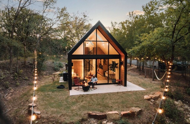 White Rock at Live Oak Lake | Modern Cabin