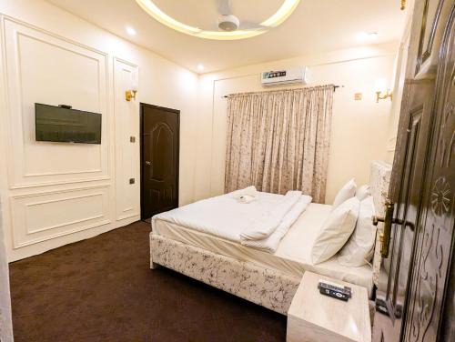 White Rose BnB Family - Near Millennium Mall - Airport - National Stadium