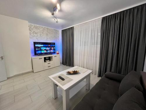 WHITE & SILVER LUXURY Apartament