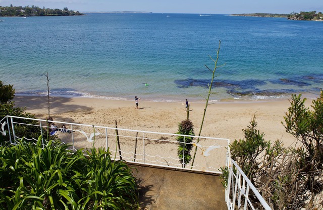White Wings at Bundeena Beachfront Cottage