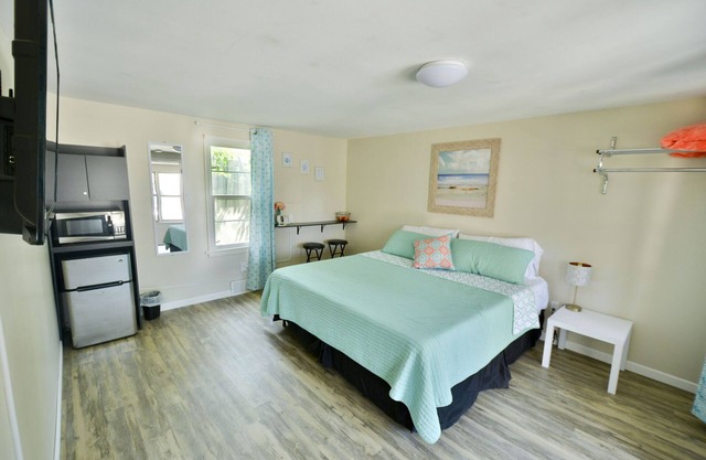 Whitehall Cottages Boutique Motel - King Beds
