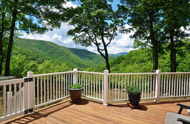 Whittier Mountain Hideaway w/Breathtaking Views