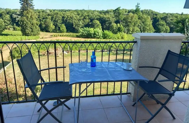 Whole apartment 37m2 independent 1st floor Villa