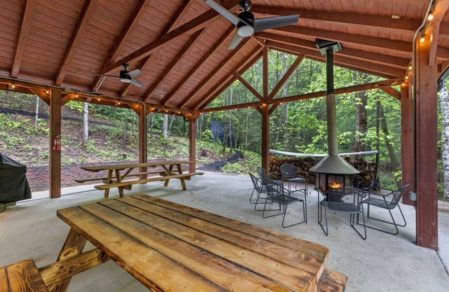 WiFi - A-Frames Under the Canopy - Multi-Cabin Retreat in Red River Gorge, Kentucky!