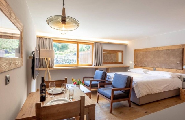 Wifi, ski-in/ski-out & foot of the slopes, sauna, hammam, tv, ski locker, 30m², Vercorin